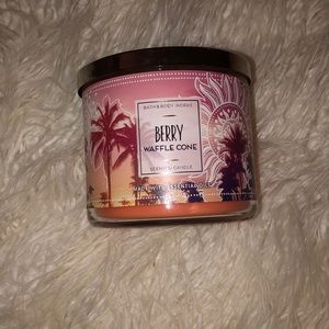 Bath & Body Works 3 Wick Candle Berry Waffle Cone